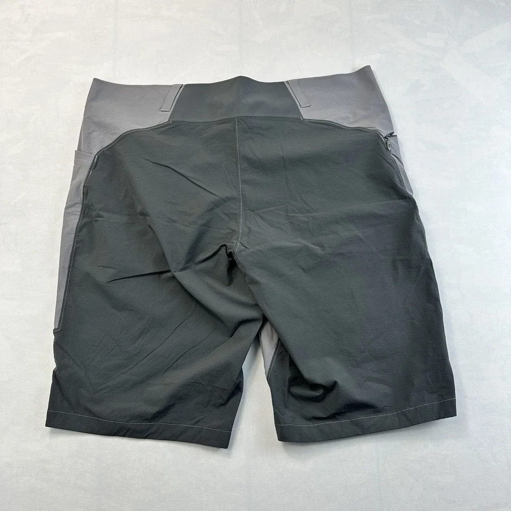 The North Face Cargo Hiking Shorts Men's 38 Gray Zip Pocket Outdoor Stretch